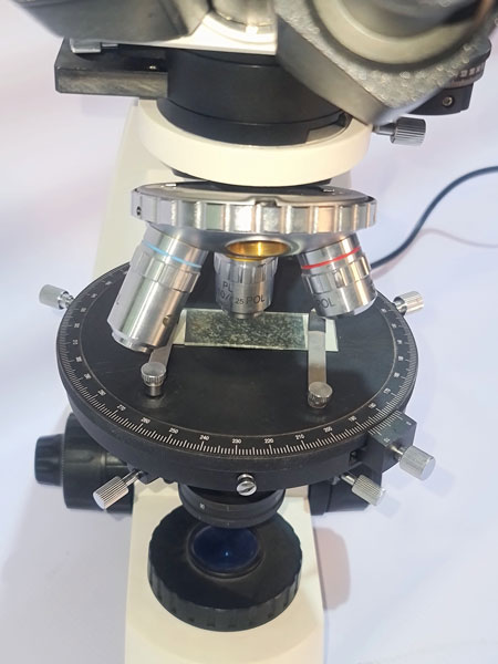 میکروسکپ تحقیقاتی   Research Microscope